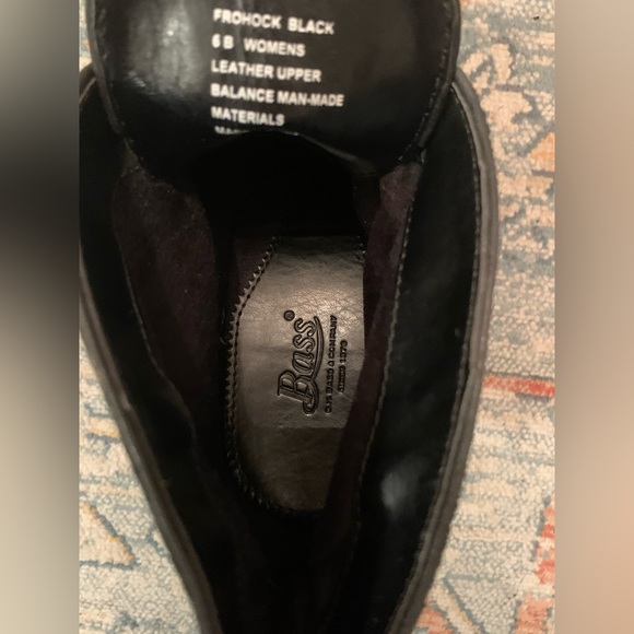 G.H. Bass & Co. black leather booties. Size 6. Excellent condition. - Picture 6 of 6